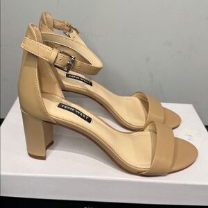 Nine West Pruce Beige Natural Heeled Sandals 5.5 New NIB